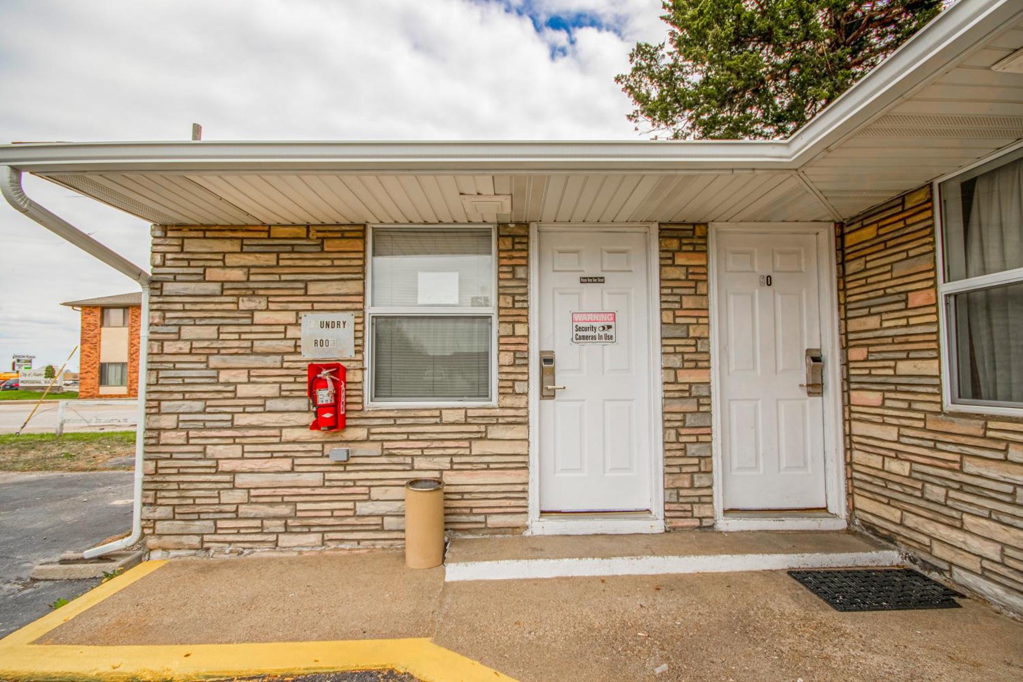 Oyo Travelier Motel Macon 外观 照片