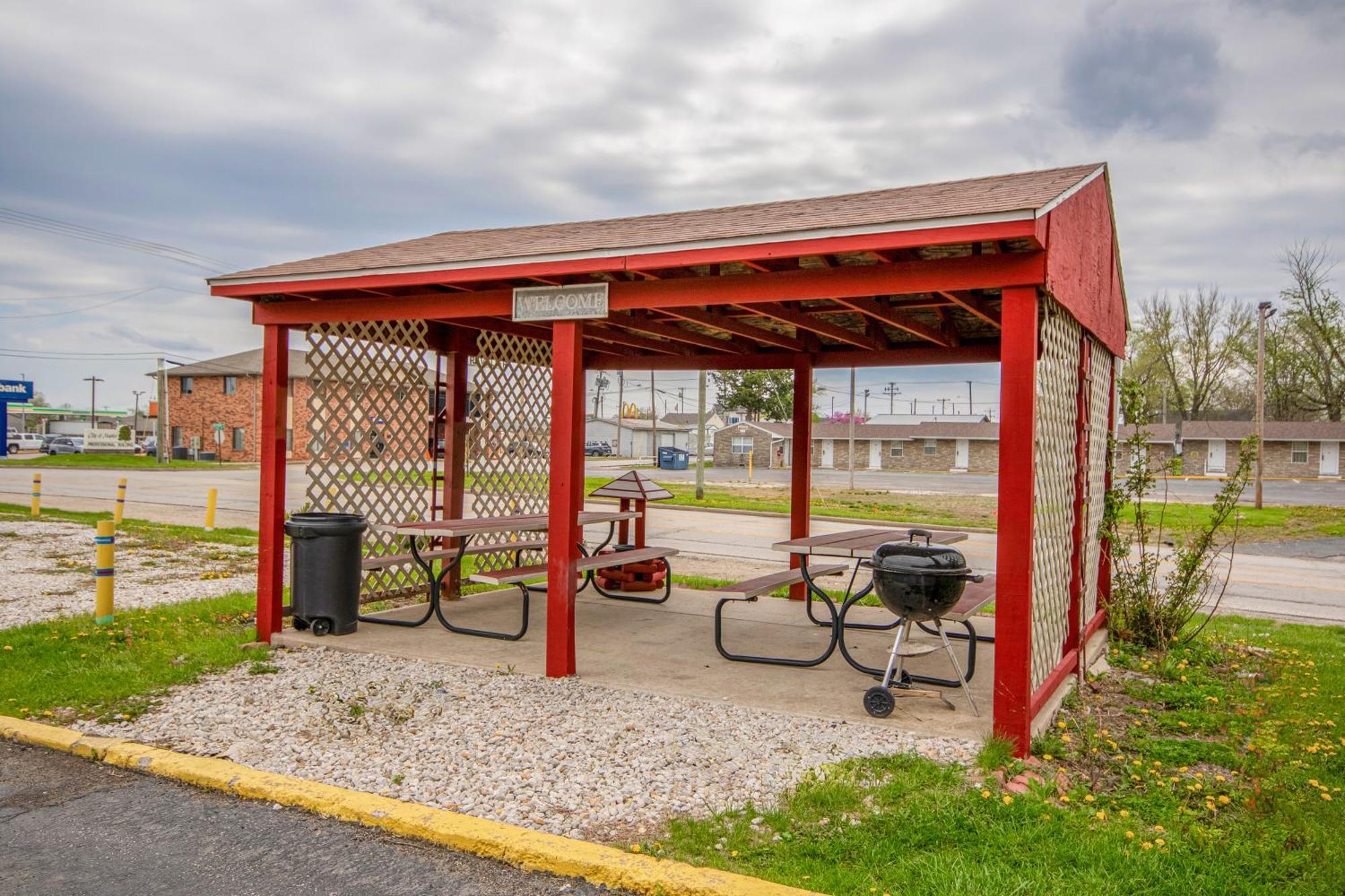 Oyo Travelier Motel Macon 外观 照片