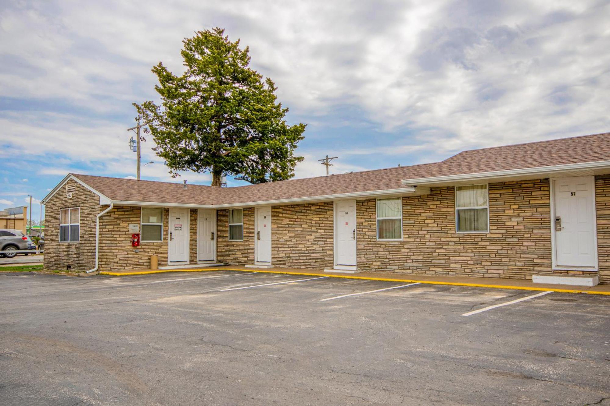 Oyo Travelier Motel Macon 外观 照片